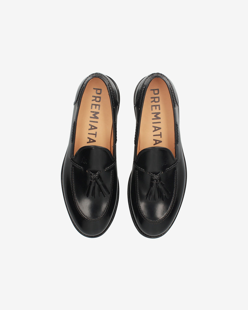 Leather moccasins with tassels