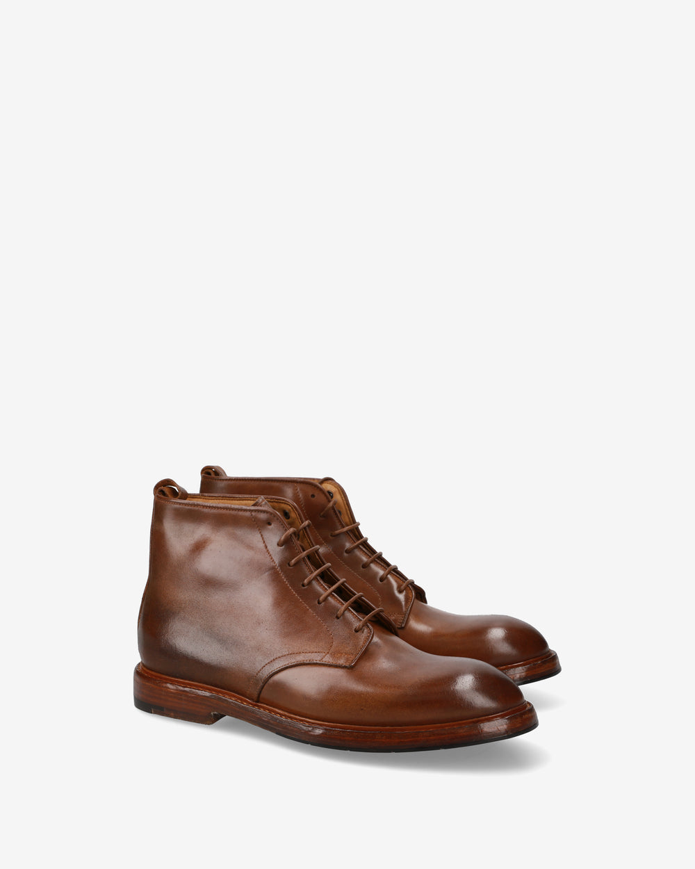 Stivaletto stringato in cordovan
