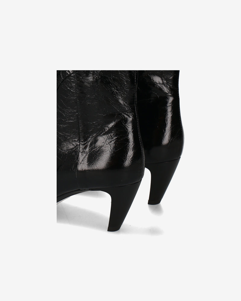 Tex leather boot with a glossy finish