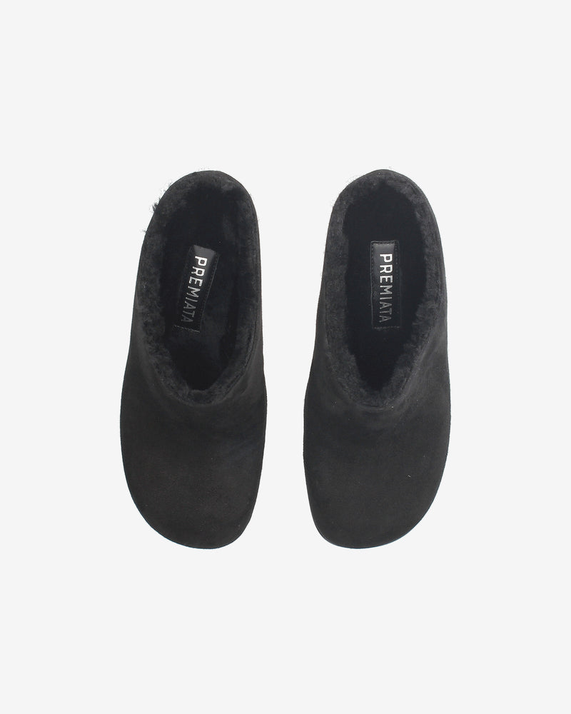 Shoes in Sheepskin and Black Leather