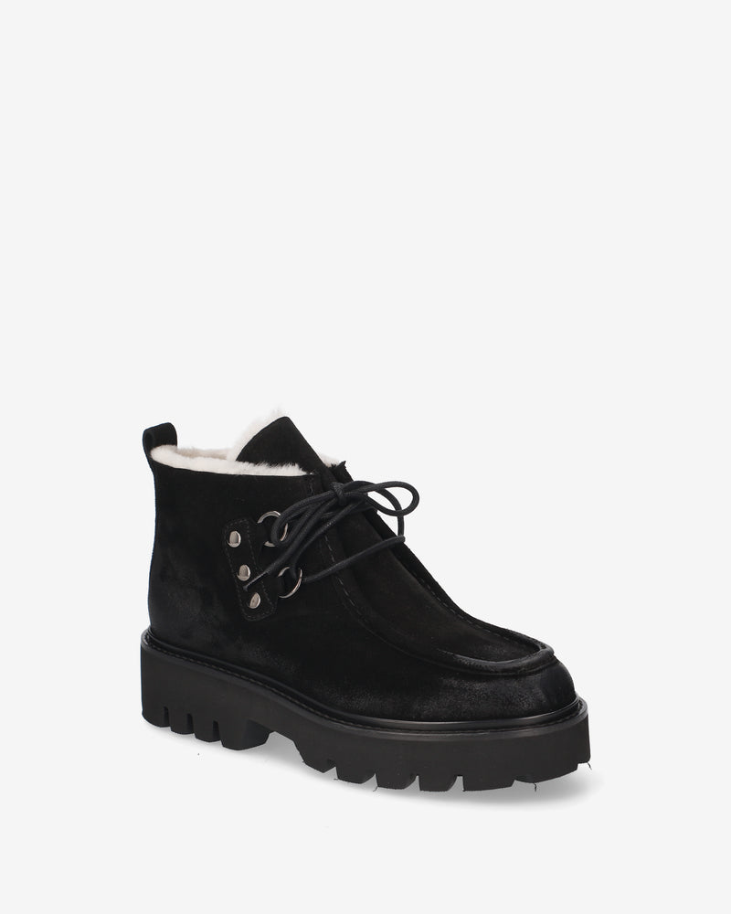 Suede ankle boots with sheepskin lining